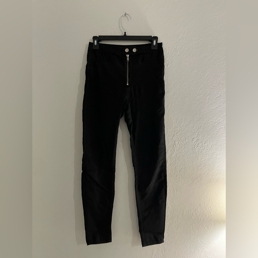 Black skinny pants